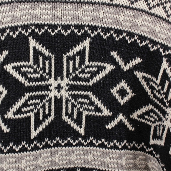 Vintage Y2K Aeropostale Ivory and Black Snowflake Winter Holiday Sweater Size L - Picture 5 of 8